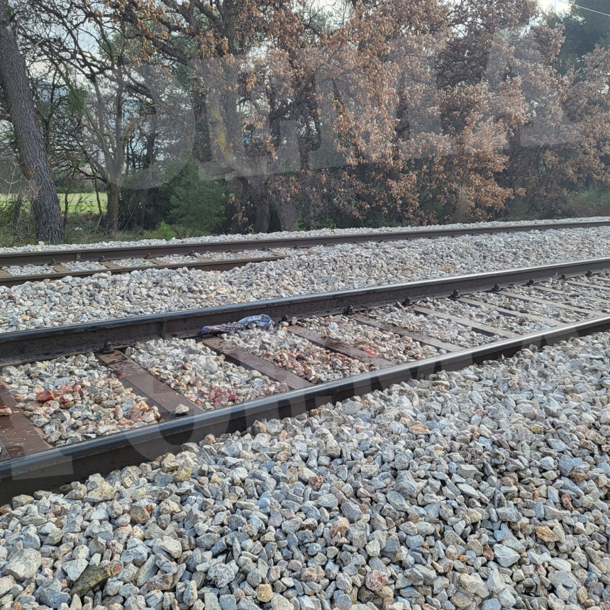 Αυτοκτονία στο Κρυονέρι: Γυναίκα ξάπλωσε στις ράγες και διαμελίστηκε από τρένο