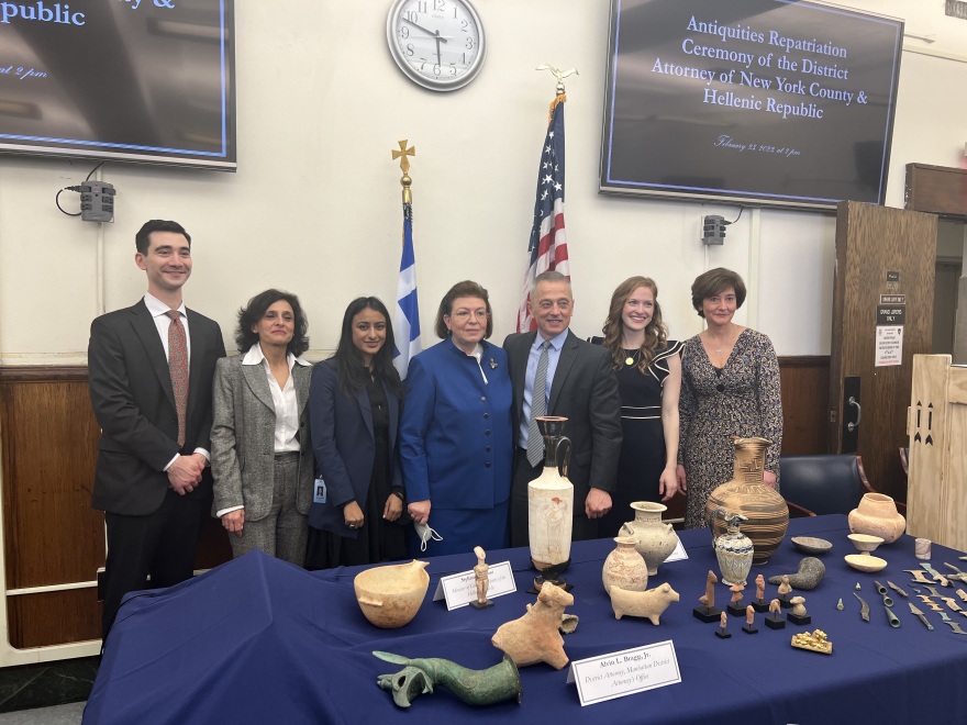 Επιστρέφουν στην Ελλάδα από τη Νέα Υόρκη 55 κλεμμένα αρχαία αντικείμενα