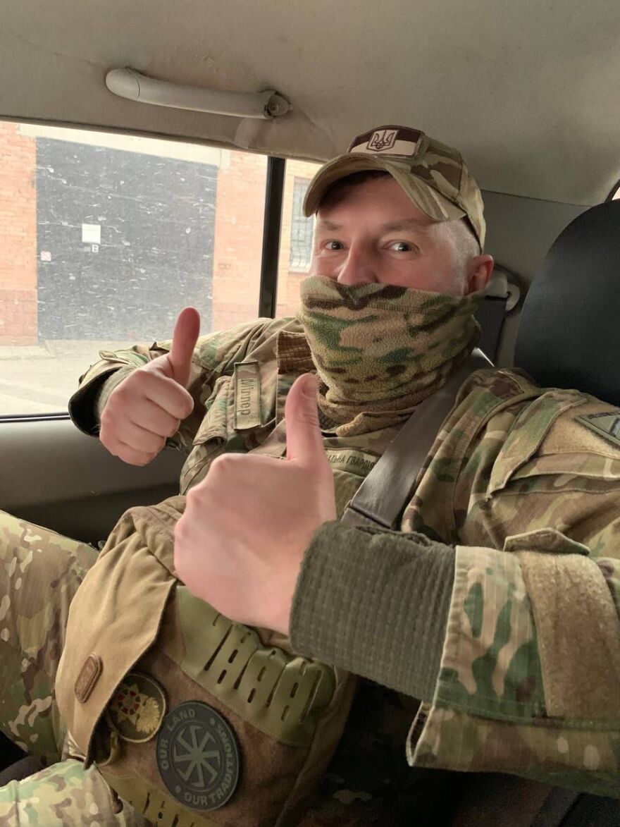 Εισβολή στην Ουκρανία: Πολλοί Έλληνες είναι έτοιμοι να πολεμήσουν μαζί μας, λέει Ουκρανός από τη Μαριούπολη