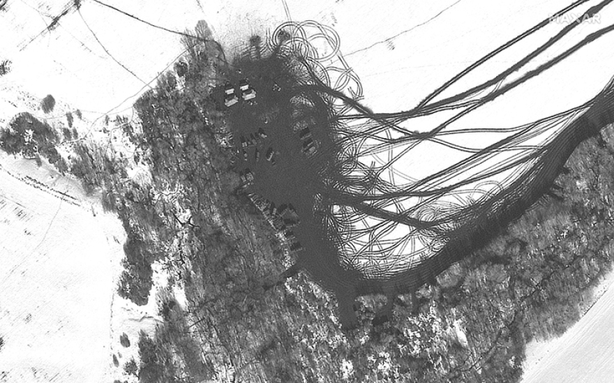 Κρίση στην Ουκρανία: Οι ρωσικές δυνάμεις στα 15 χλμ από τα σύνορα - Δείτε δορυφορικές εικόνες