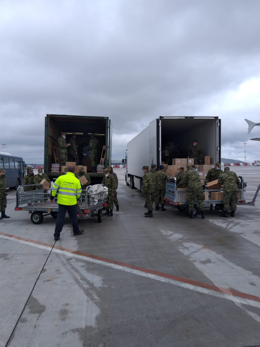 Εισβολή στην Ουκρανία: Αναχωρούν οι δυο πτήσεις με την ανθρωπιστική βοήθεια - Δείτε βίντεο και φωτογραφίες 