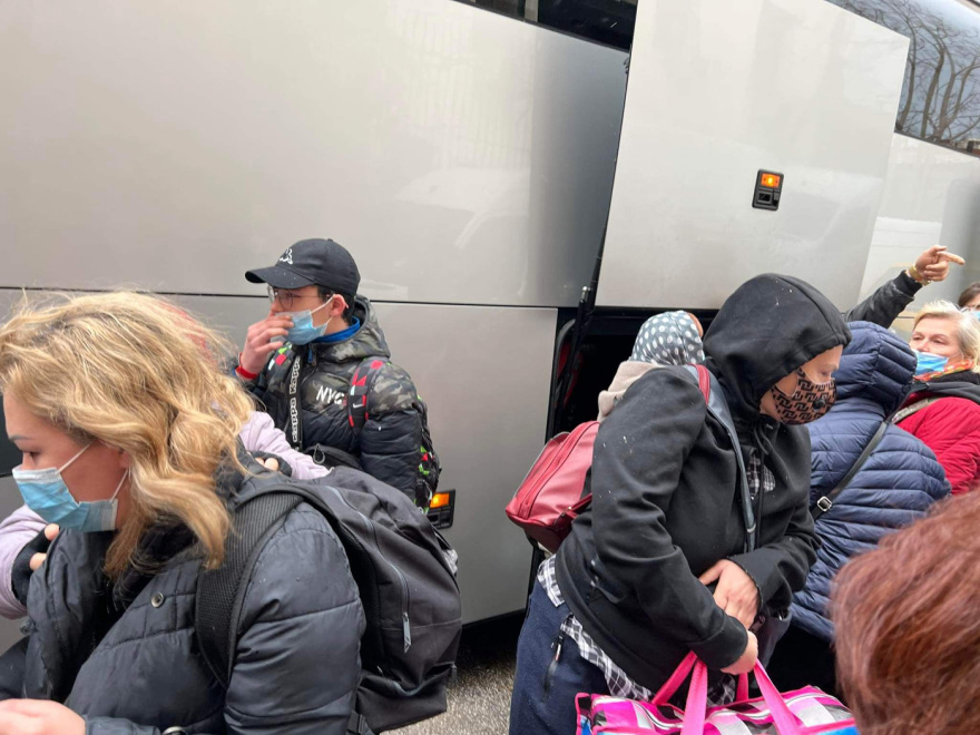 Πόλεμος στην Ουκρανία: Στην Αθήνα οι πρώτοι πρόσφυγες και Έλληνες ομογενείς