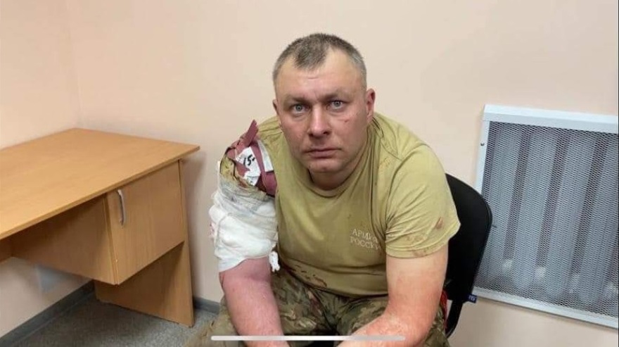 Πόλεμος στην Ουκρανία: Το Κίεβο δείχνει αιχμάλωτους Ρώσους στρατιώτες