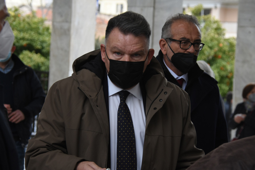 Το ύστατο «χαίρε» είπαν συγγενείς και φίλοι στον Δημήτρη Τσοβόλα στο Α' Νεκροταφείο Αθηνών 