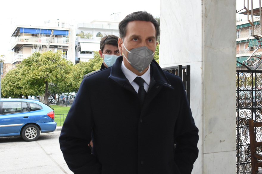 Το ύστατο «χαίρε» είπαν συγγενείς και φίλοι στον Δημήτρη Τσοβόλα στο Α' Νεκροταφείο Αθηνών 