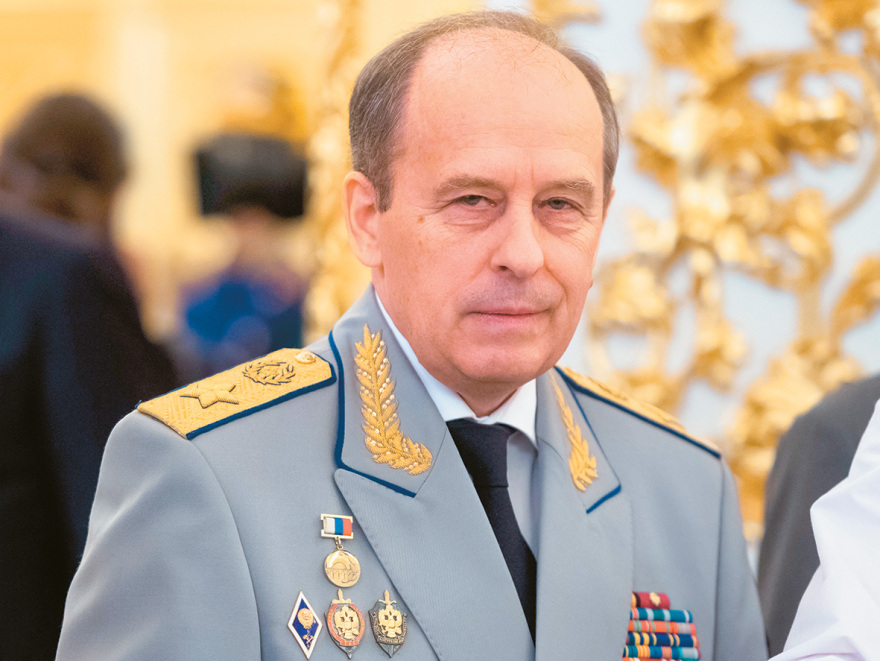 Οι μυστικοσύμβουλοι του «Τσάρου»: Η παλιοπαρέα της KGB και τα στεροειδή