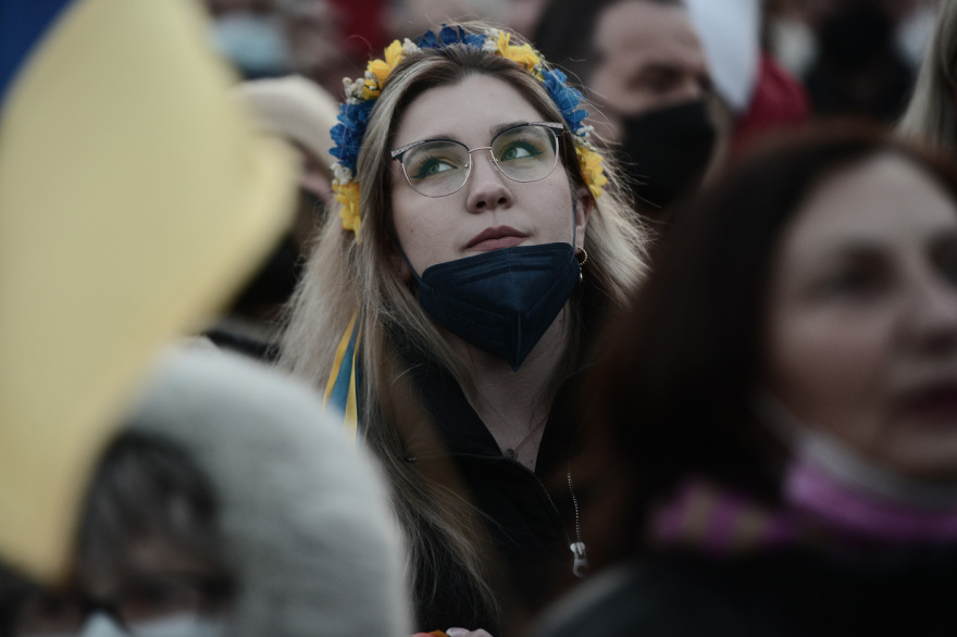 Μεγάλη συγκέντρωση στο Σύνταγμα κατά της ρωσικής εισβολής στην Ουκρανία - Δείτε βίντεο
