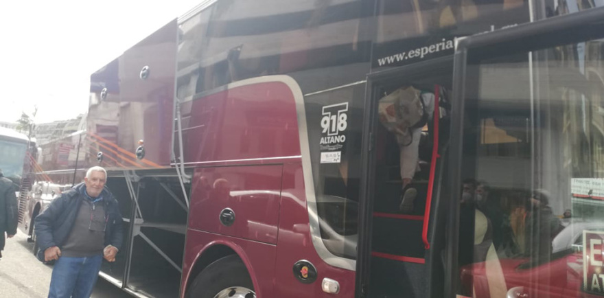 Πούλμαν με είδη πρώτης ανάγκης, τρόφιμα και φάρμακα έφυγε για Ουκρανία