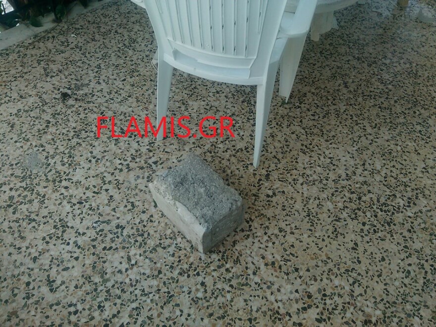 Ομοφοβική επίθεση σε χωριό της Αχαΐας: Του πέταξαν πέτρες στο σπίτι επειδή είναι ομοφυλόφιλος