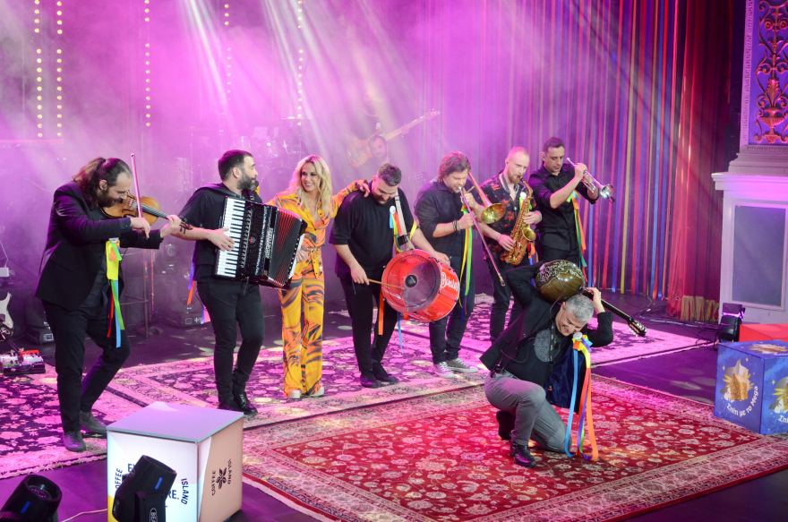 Σπίτι με το Mega: Σε ρυθμούς καρναβαλιού η Άννα Βίσση