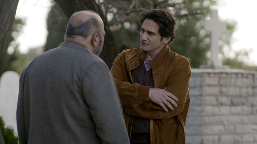 Άγριες Μέλισσες: Η Ελένη θα αποκαλύψει στον Λάμπρο ένα μεγάλο μυστικό