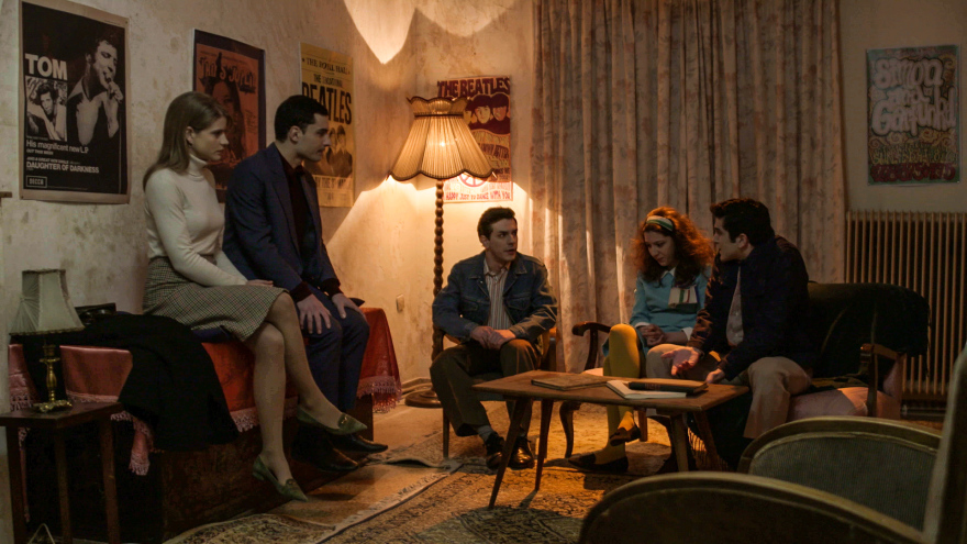 Άγριες Μέλισσες: Η Ελένη θα αποκαλύψει στον Λάμπρο ένα μεγάλο μυστικό