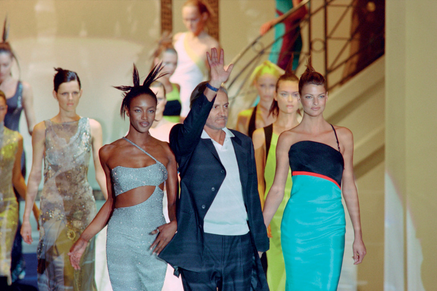 Λίντα Εβαντζελίστα: Από το «θρόνο» της πασαρέλας των 90s στον εφιάλτη των αποτυχημένων επεμβάσεων