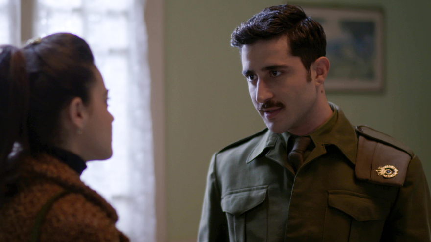 Άγριες Μέλισσες: Ο Λάμπρος και η Ελένη μοιράζονται την ευτυχία τους με το χωριό