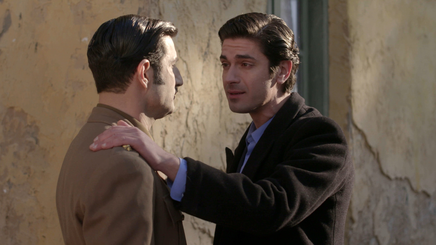 Άγριες Μέλισσες: Ο Λάμπρος και η Ελένη μοιράζονται την ευτυχία τους με το χωριό