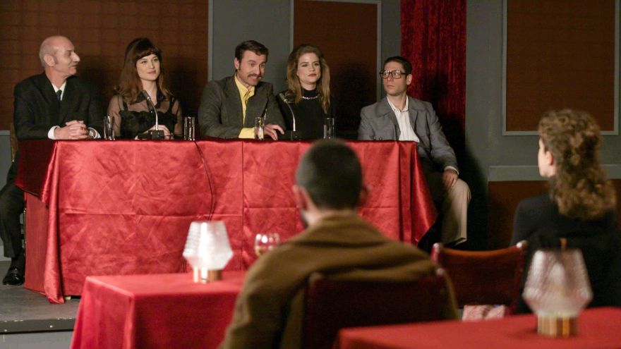 Άγριες Μέλισσες: Ο Λάμπρος και η Ελένη μοιράζονται την ευτυχία τους με το χωριό