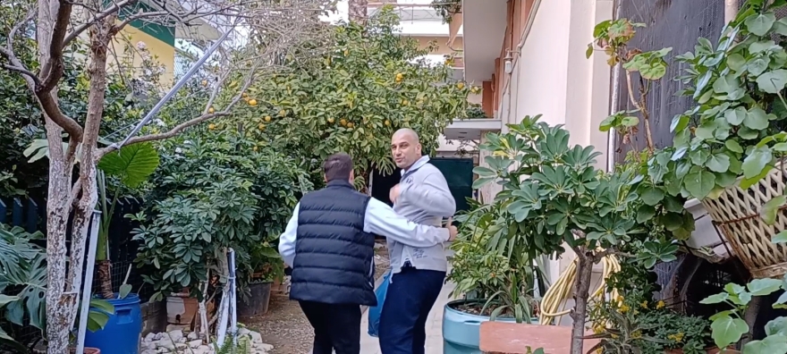 «Είμαι καλά αλλά κουρασμένος και τρελαμένος», οι πρώτες δηλώσεις Κυπαρίσση από το σπίτι του 