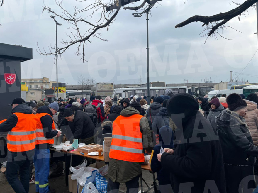 Το protothema.gr στην εμπόλεμη Ουκρανία: Καραβάνια προσφύγων στην πόλη Λβιβ - Συγκλονιστικές εικόνες