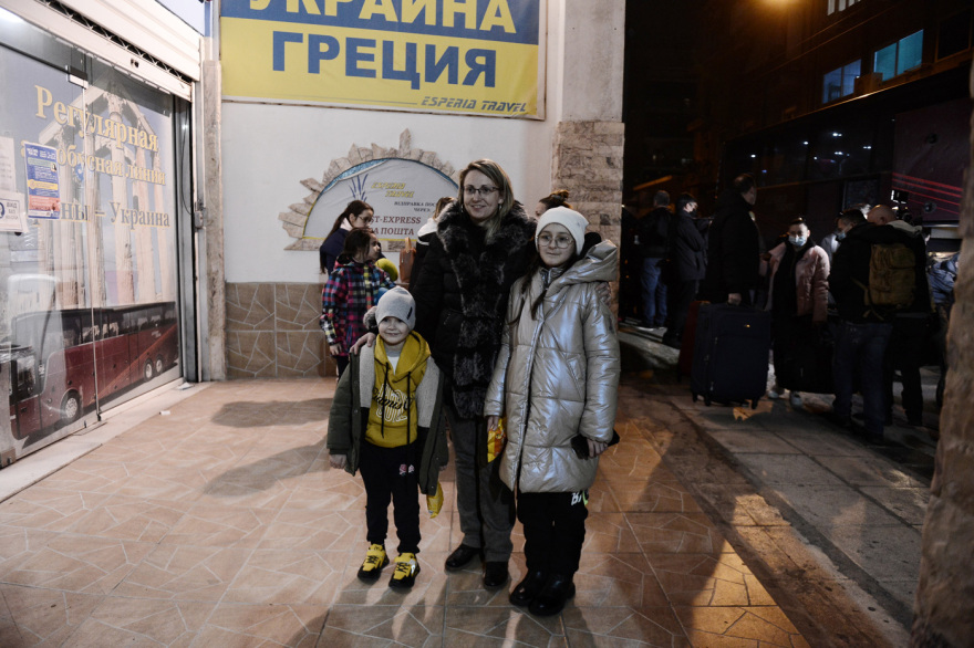 Πόλεμος στην Ουκρανία: Συνεχίζονται οι αφίξεις Ουκρανών προσφύγων στην Αθήνα - «Ευχαριστούμε Ελλάδα»