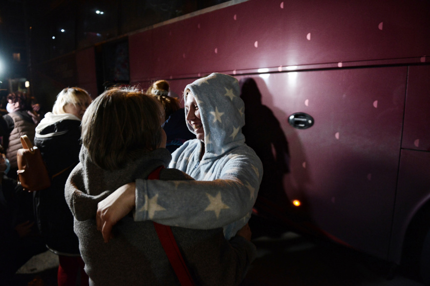 Πόλεμος στην Ουκρανία: Συνεχίζονται οι αφίξεις Ουκρανών προσφύγων στην Αθήνα - «Ευχαριστούμε Ελλάδα»