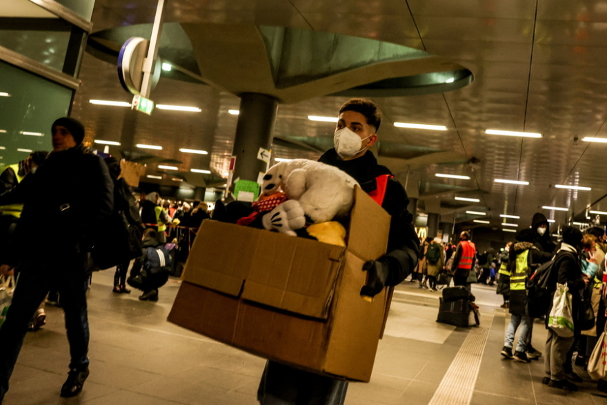Πόλεμος στην Ουκρανία: Πάνω από 1,2 εκατ. πρόσφυγες - Γυναίκες και παιδιά φτάνουν στη Γερμανία (φωτογραφίες)