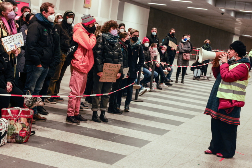 Πόλεμος στην Ουκρανία: Πάνω από 1,2 εκατ. πρόσφυγες - Γυναίκες και παιδιά φτάνουν στη Γερμανία (φωτογραφίες)