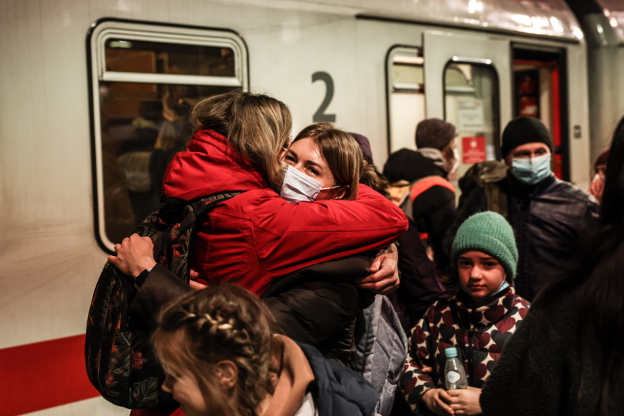 Πόλεμος στην Ουκρανία: Πάνω από 1,2 εκατ. πρόσφυγες - Γυναίκες και παιδιά φτάνουν στη Γερμανία (φωτογραφίες)
