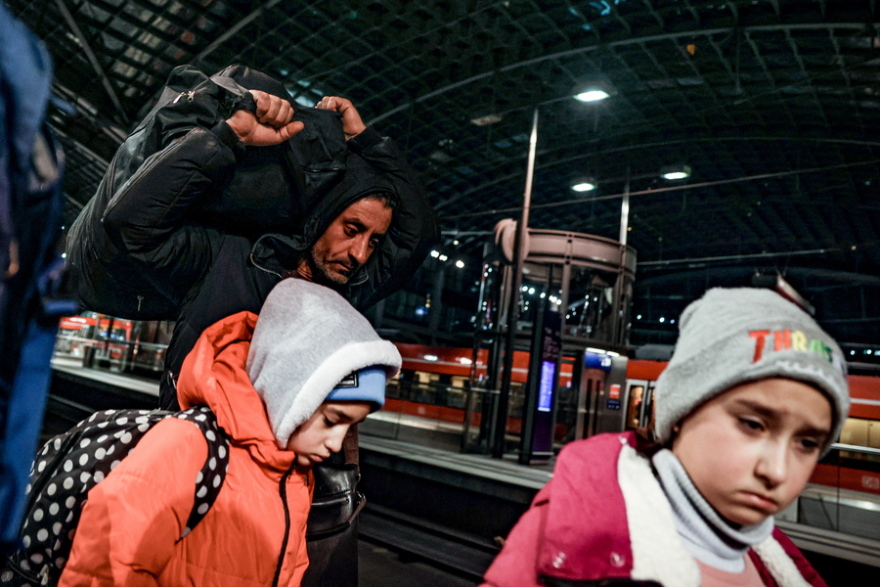 Πόλεμος στην Ουκρανία: Πάνω από 1,2 εκατ. πρόσφυγες - Γυναίκες και παιδιά φτάνουν στη Γερμανία (φωτογραφίες)