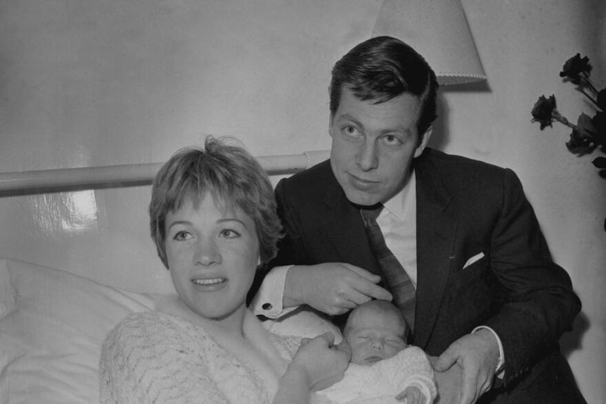  Τζούλι Άντριους: Τα τρυφερά λόγια για τον πρώην σύζυγό της που έφυγε από τη ζωή - «Θα μου λείψει απεριόριστα»