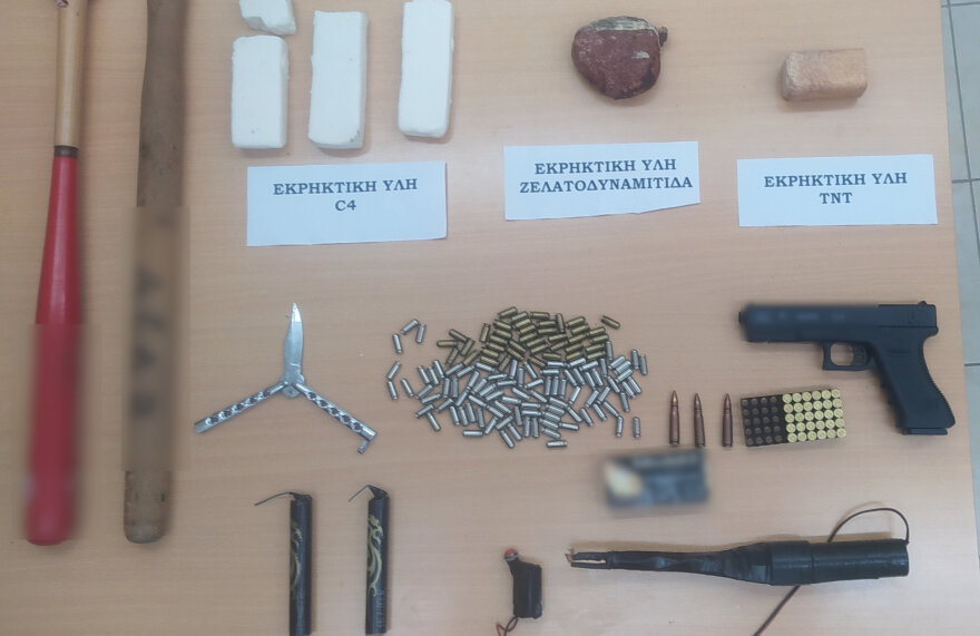 Πάτρα: Είχαν εκρηκτικά ικανά να τινάξουν στον αέρα τη... μισή Πάτρα