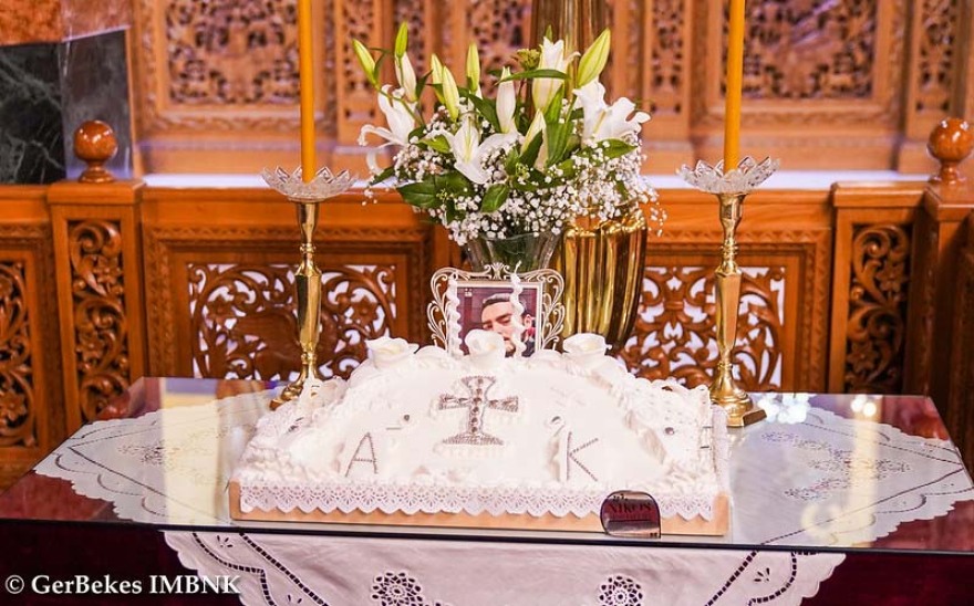 Δολοφονία Άλκη: Τελέστηκε το μνημόσυνο του 19χρονου - Το μήνυμα των γονιών του πάνω στο μνήμα