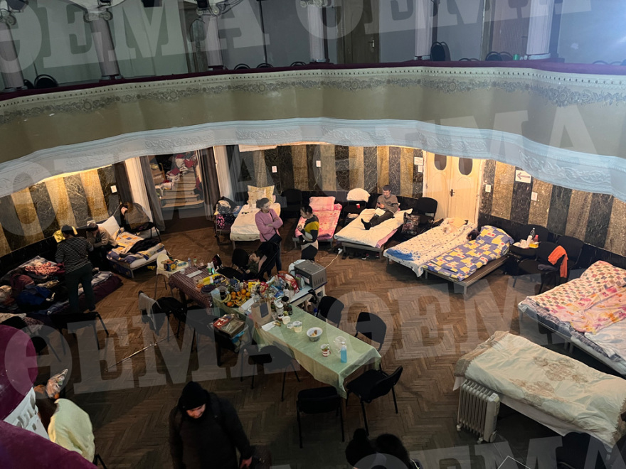 Πόλεμος στην Ουκρανία: Μετέτρεψαν σε «καταφύγιο» προσφύγων το πιο γνωστό θέατρο του Λβιβ