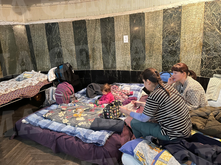 Πόλεμος στην Ουκρανία: Μετέτρεψαν σε «καταφύγιο» προσφύγων το πιο γνωστό θέατρο του Λβιβ