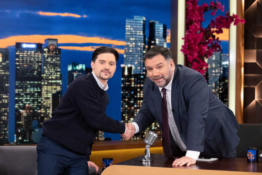 Το «The 2Night Show» υποδέχεται την Αγγελική Ηλιάδη και τον Αλέξανδρο Πονομάροβ