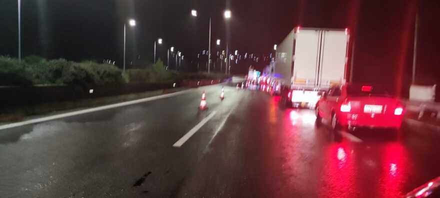 Τροχαίο ατύχημα έξω από τη Λαμία στο ρεύμα προς Αθήνα - Ουρές χιλιομέτρων μετά από εκτροπή νταλίκας