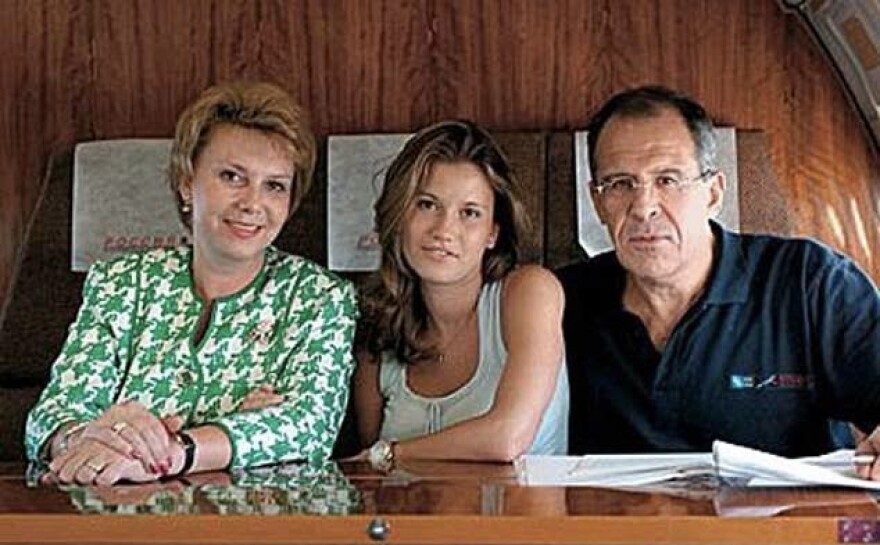 Σεργκέι Λαβρόφ: Ο άνθρωπος στο πλευρό του Πούτιν - Ο ερασιτέχνης ηθοποιός που μετατράπηκε σε σκληρό διπλωμάτη