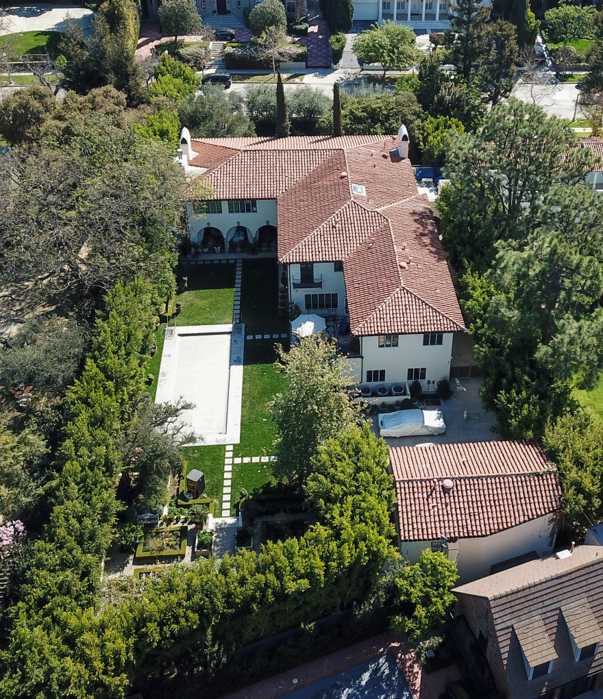 Ο Όζι και η Σάρον Όσμπορν εγκαταλείπουν το Λος Άντζελες λόγω... φόρων - Η βίλα των 22 εκατ. δολαρίων που αφήνουν πίσω