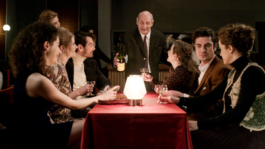 Άγριες Μέλισσες: Ο Ακύλας βρίσκεται μονίμως ένα βήμα μπροστά από τον Δούκα