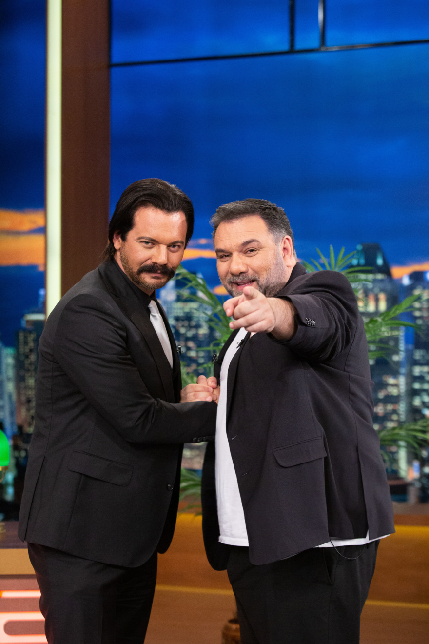 Το «2night Show» υποδέχεται τον Θάνο Καλλίρη και τον Theo Alexander
