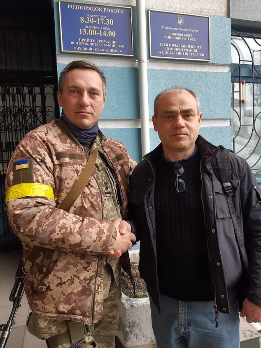 Εισβολή στην Ουκρανία: Πήγε να βουλιάξει το γιοτ του Ρώσου αφεντικού του και τώρα πολεμάει τον Πούτιν στην Ουκρανία