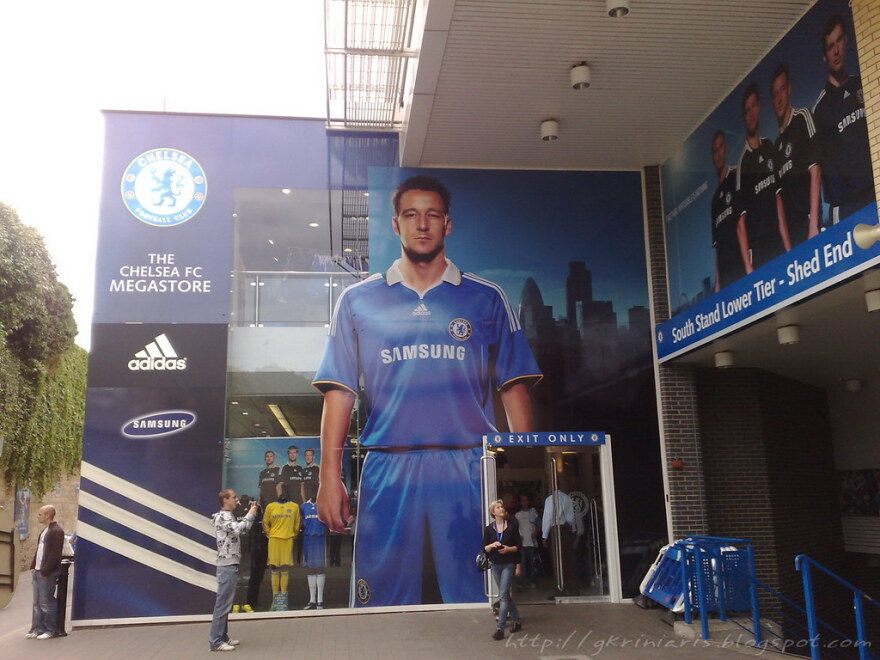 Πόλεμος στην Ουκρανία: Τι σημαίνει για την Τσέλσι το «πάγωμα» των περιουσιακών στοιχείων του Αμπράμοβιτς