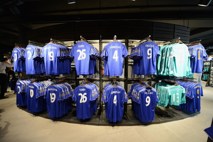 Πόλεμος στην Ουκρανία: Τι σημαίνει για την Τσέλσι το «πάγωμα» των περιουσιακών στοιχείων του Αμπράμοβιτς