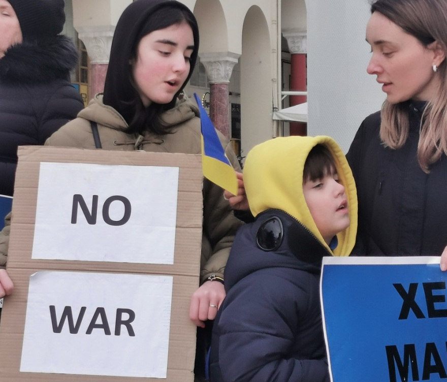 Πόλεμος στην Ουκρανία: Ταξίδεψε με τα παιδιά της από τη Μαριούπολη στη Θεσσαλονίκη - «Ο άντρας μου δεν ξέρει ότι φτάσαμε»