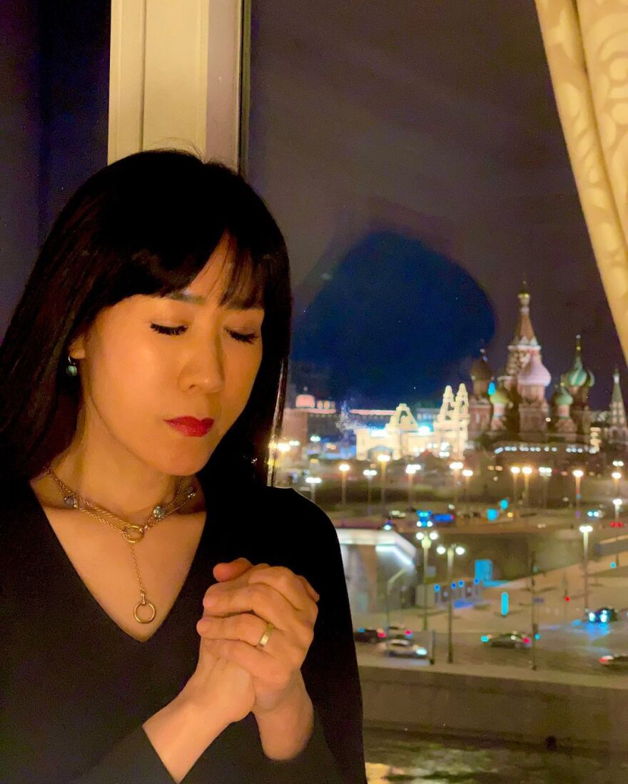 Αίσθηση προκαλεί ανάρτηση της συζύγου του Σρέντερ - Ο πρώην καγκελάριος βρίσκεται στη Μόσχα για συνομιλίες με τον Πούτιν