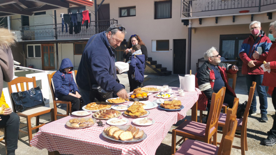 Μονοπήγαδο Θέρμης: Κάτοικοι του χωριού έδωσαν τα σπίτια τους και φιλοξενούν πρόσφυγες από την Ουκρανία