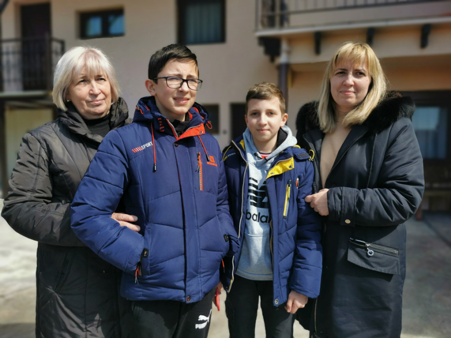 Μονοπήγαδο Θέρμης: Κάτοικοι του χωριού έδωσαν τα σπίτια τους και φιλοξενούν πρόσφυγες από την Ουκρανία