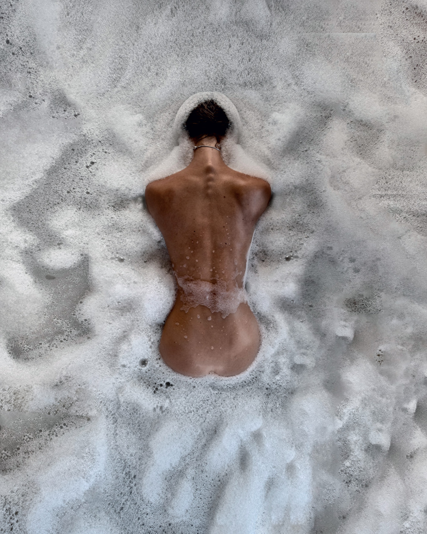 Κοσμάς Κουμιανός: Ύμνος στις γυναίκες του κόσμου