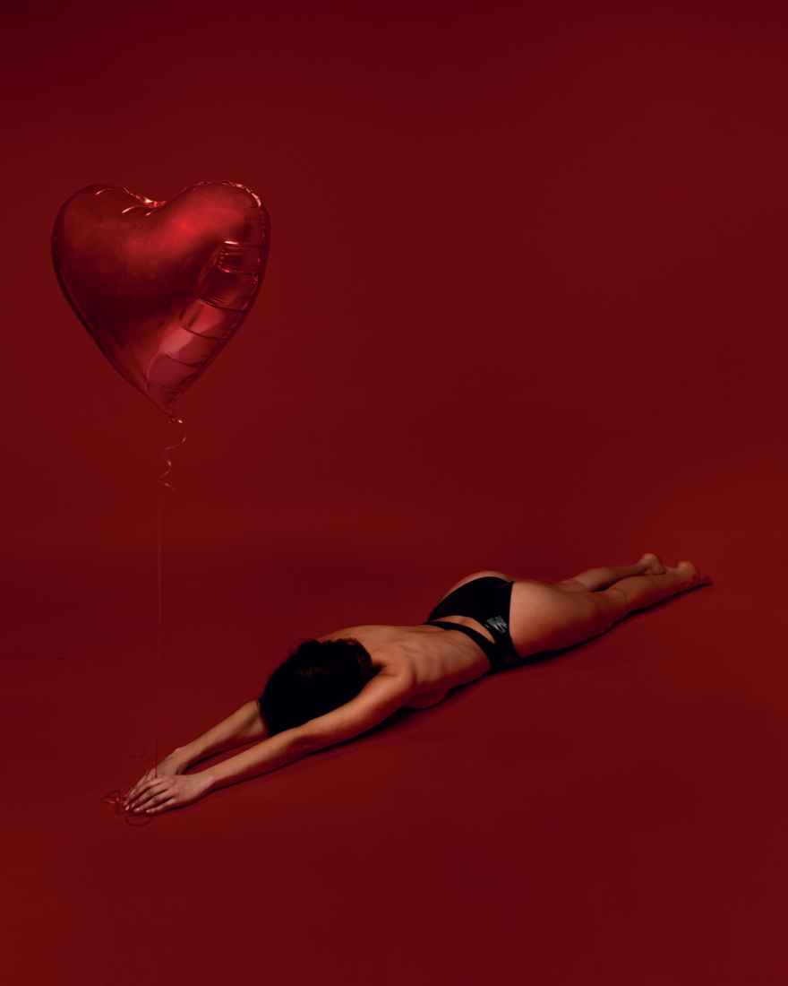 Κοσμάς Κουμιανός: Ύμνος στις γυναίκες του κόσμου