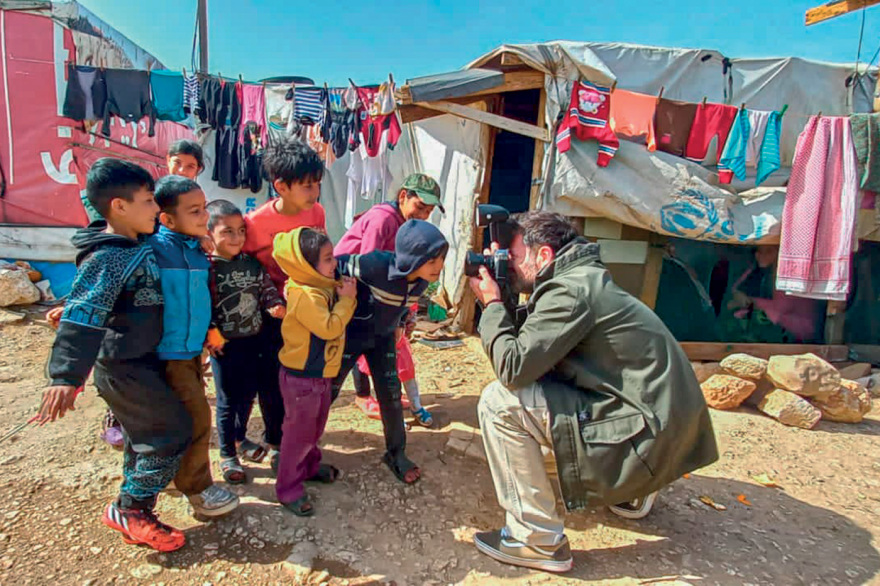 Κοσμάς Κουμιανός: Ύμνος στις γυναίκες του κόσμου