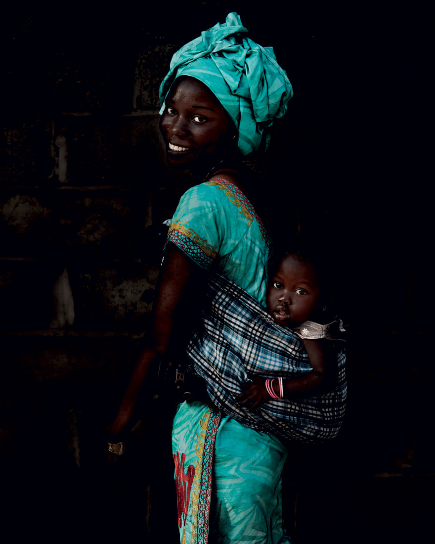 Κοσμάς Κουμιανός: Ύμνος στις γυναίκες του κόσμου